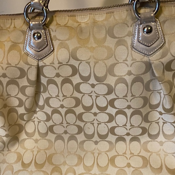 Coach Poppy Tote (USED) - Picture 7 of 15